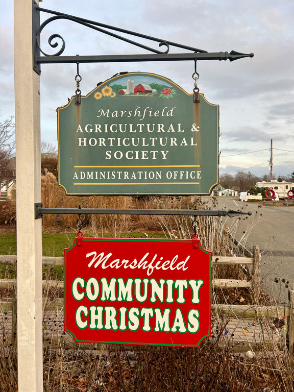 Marshfield Community Christmas 02050