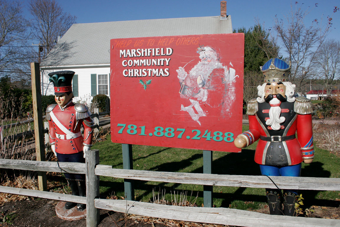 Marshfield Community Christmas 02050